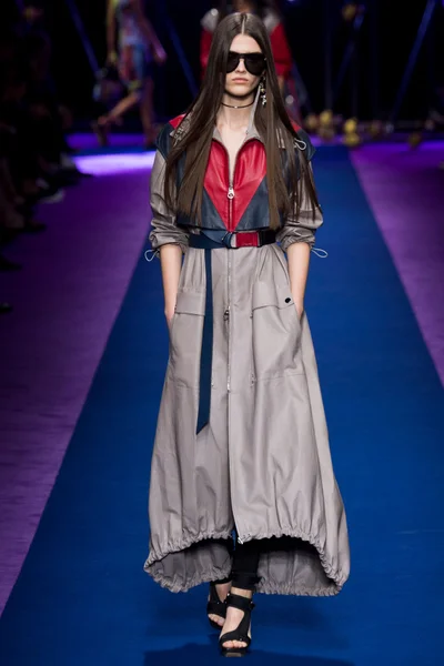 Look 27